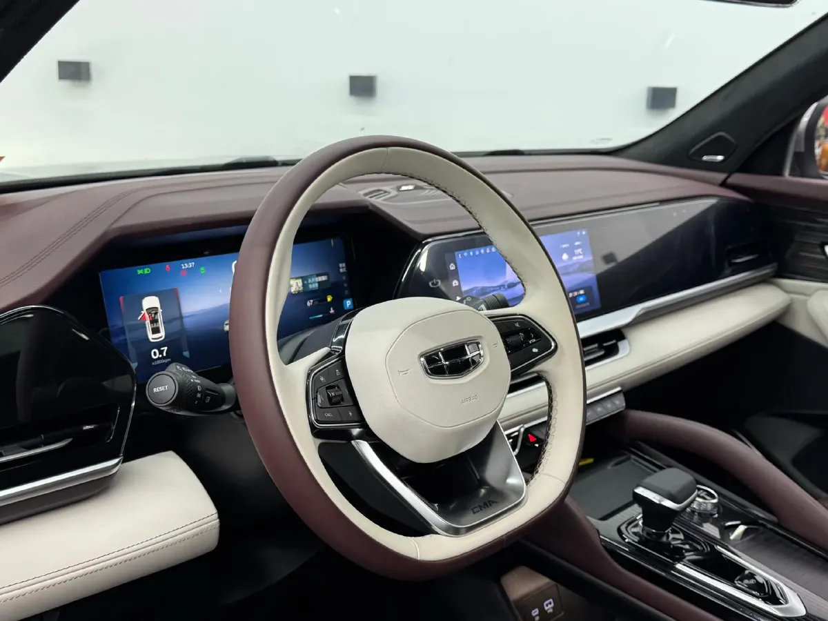 2021 Geely Monjaro 2.0T 218HP L4 7DCT,autocango,china used car exporter,china ev exporter,chinese used car exporter,chinese used ev exporter