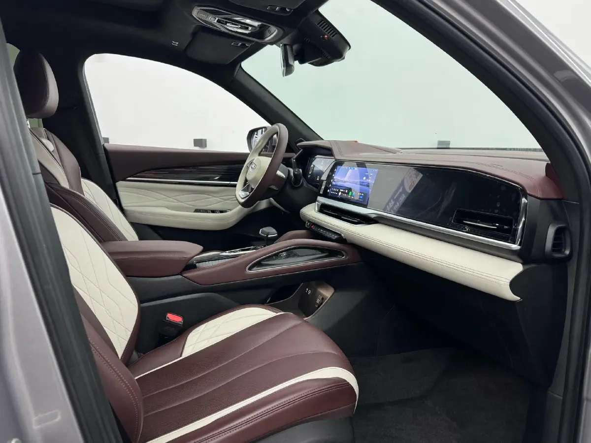 2021 Geely Monjaro 2.0T 218HP L4 7DCT,autocango,china used car exporter,china ev exporter,chinese used car exporter,chinese used ev exporter