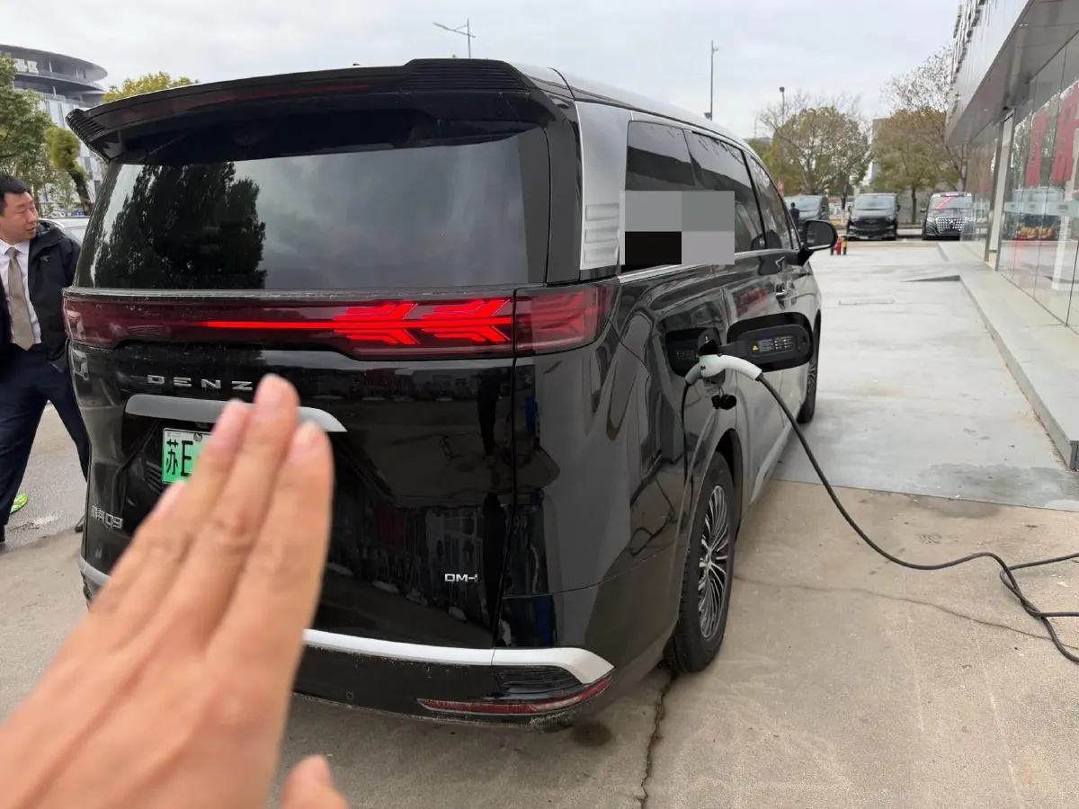 2024 Denza D9 1.5T 139HP L4 E-CVT PHEV 40KWH,autocango,china used car exporter,china ev exporter,chinese used car exporter,chinese used ev exporter