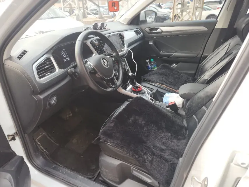 2021 Volkswagen T-Roc 1.4T 150HP L4 7DCT,autocango,china used car exporter,china ev exporter,chinese used car exporter,chinese used ev exporter