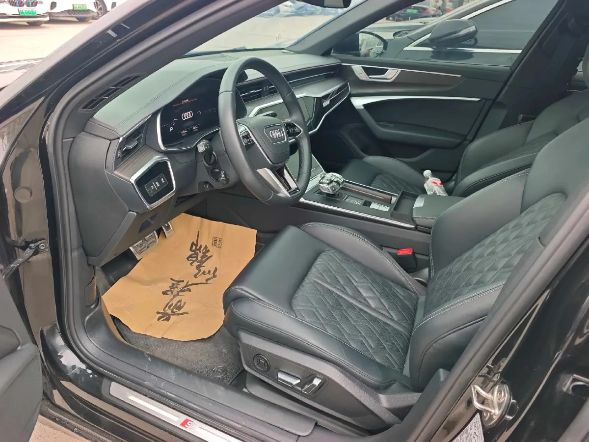 2025 Audi A6L 2.0T 245HP L4 7DCT,autocango,china used car exporter,china ev exporter,chinese used car exporter,chinese used ev exporter