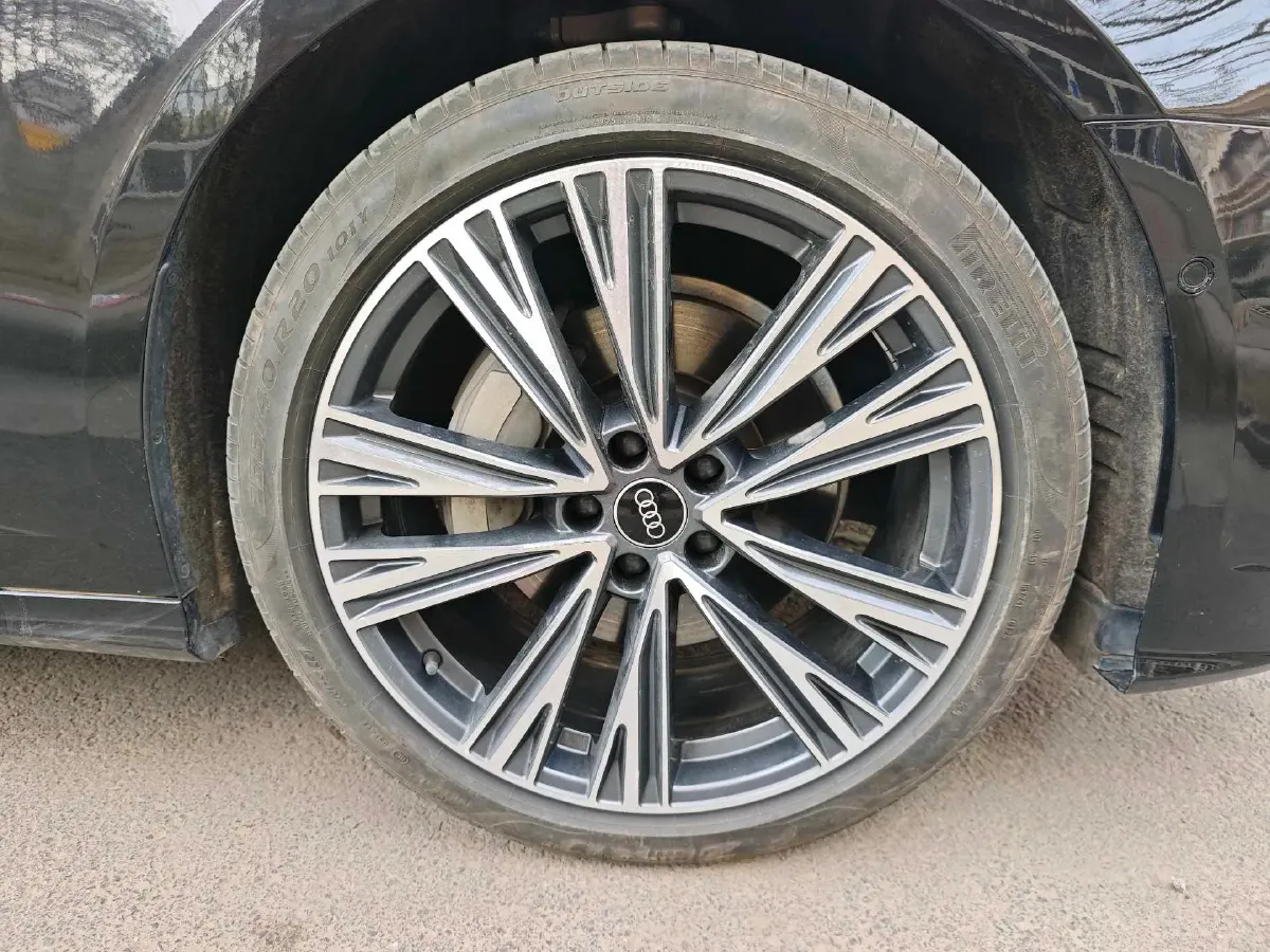 2025 Audi A6L 2.0T 245HP L4 7DCT,autocango,china used car exporter,china ev exporter,chinese used car exporter,chinese used ev exporter