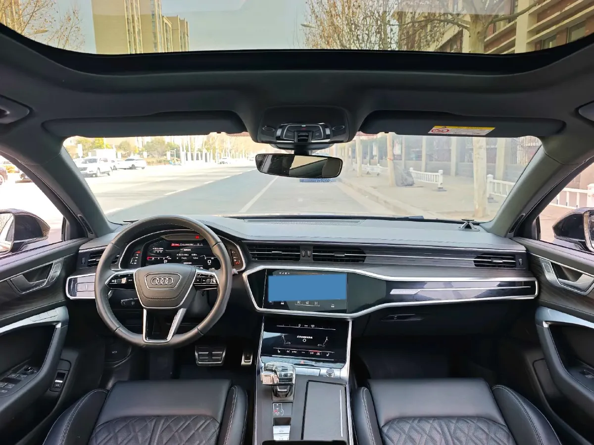 2025 Audi A6L 2.0T 245HP L4 7DCT,autocango,china used car exporter,china ev exporter,chinese used car exporter,chinese used ev exporter