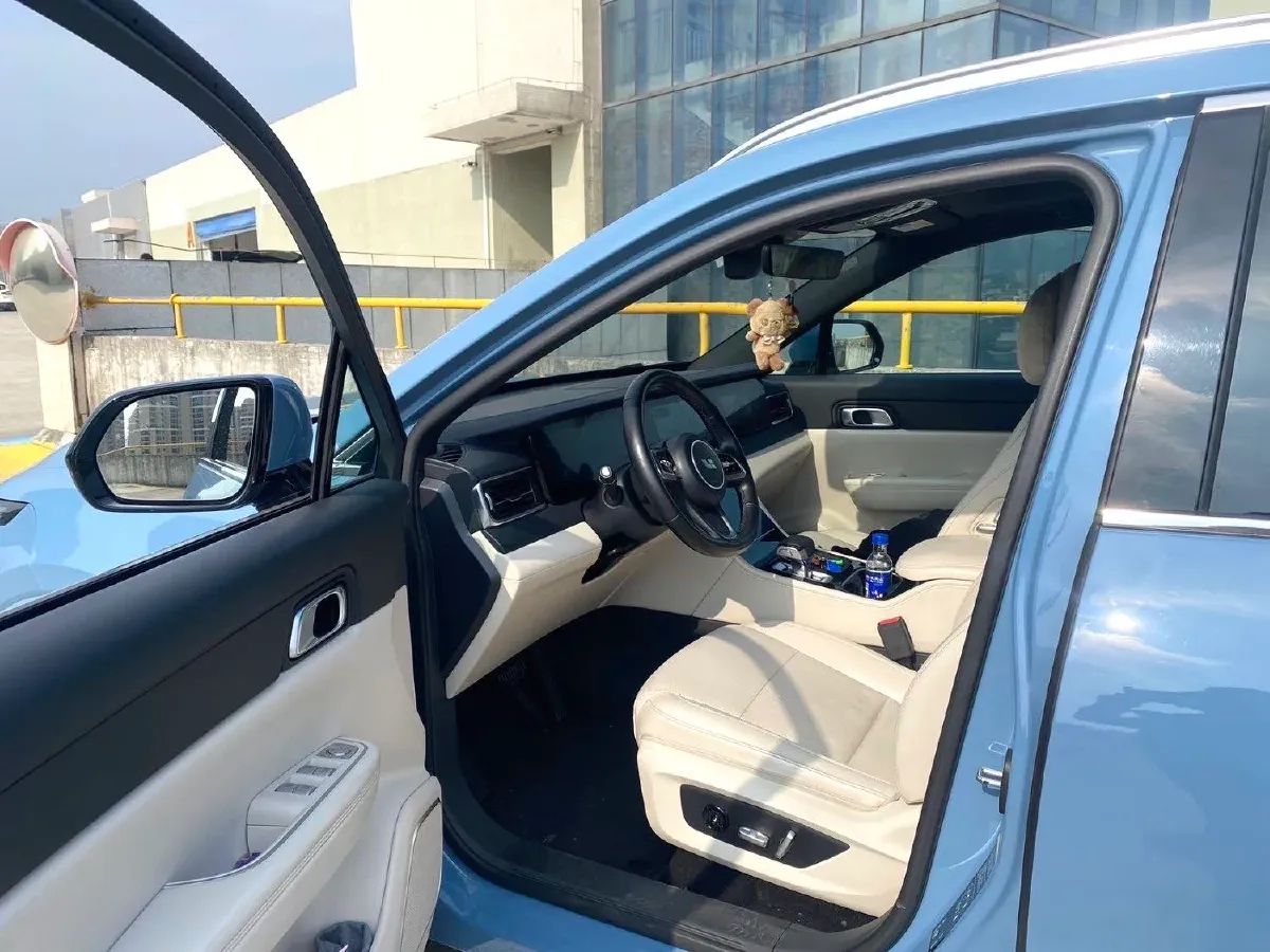 2021 Li ONE Range Extended 131HP REEV 40.5KWH,autocango,china used car exporter,china ev exporter,chinese used car exporter,chinese used ev exporter