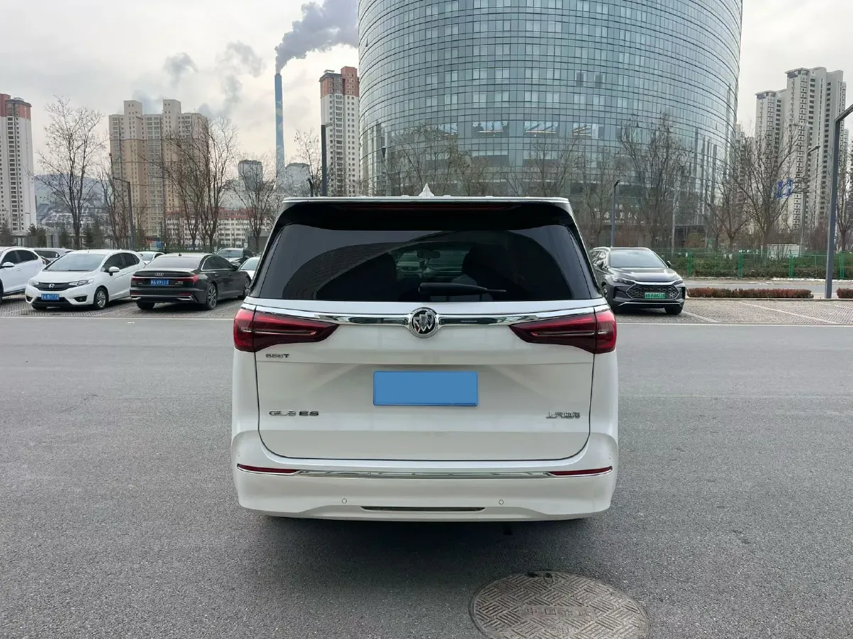 2022 Buick GL8 2.0T 237HP L4 9AT,autocango,china used car exporter,china ev exporter,chinese used car exporter,chinese used ev exporter