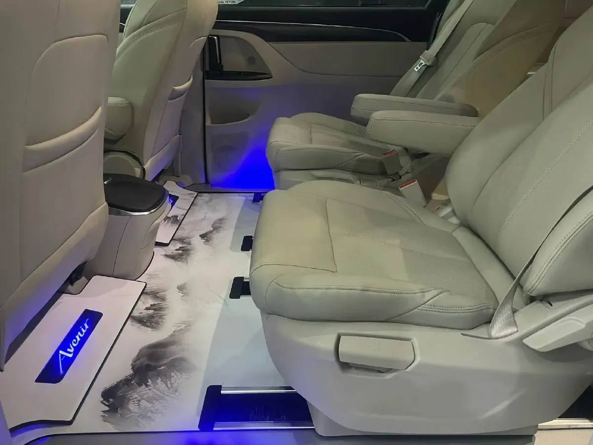 2022 Buick GL8 2.0T 237HP L4 9AT,autocango,china used car exporter,china ev exporter,chinese used car exporter,chinese used ev exporter