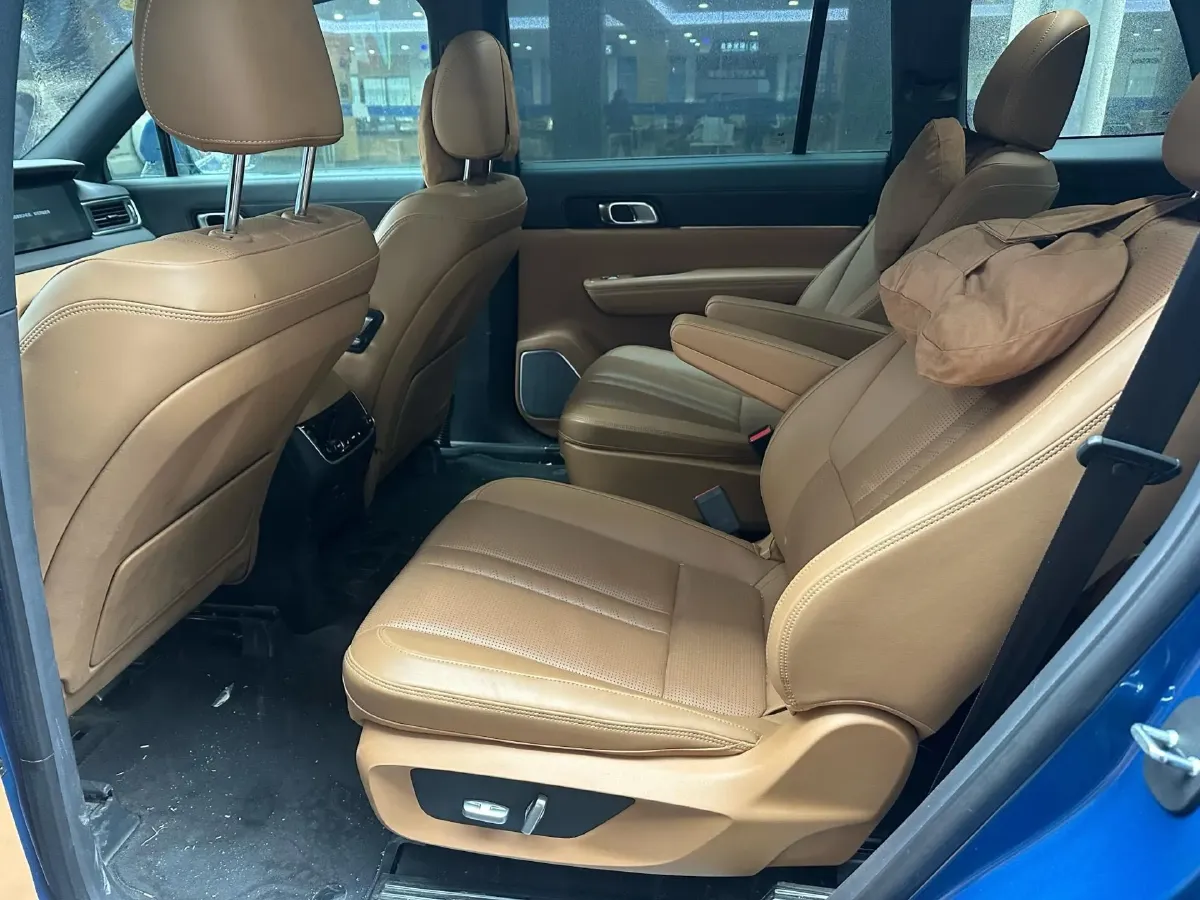 2020 Li ONE Range Extended 131HP REEV 40.5KWH,autocango,china used car exporter,china ev exporter,chinese used car exporter,chinese used ev exporter