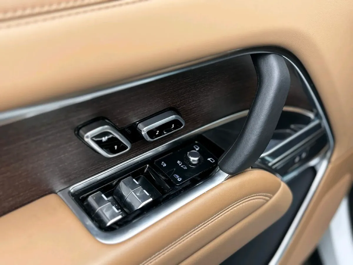 2025 Land Rover Range Rover 3.0T 400HP L6 8AT,autocango,china used car exporter,china ev exporter,chinese used car exporter,chinese used ev exporter