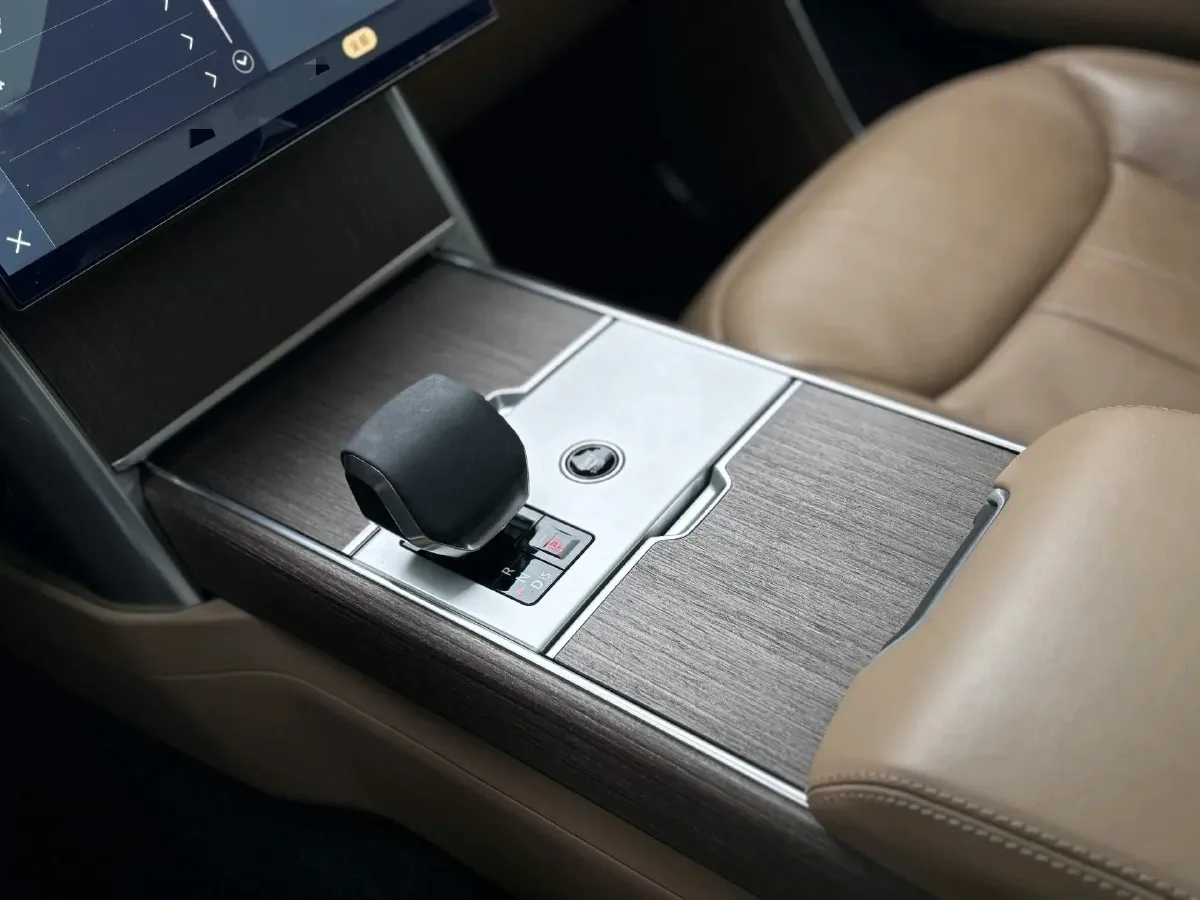 2025 Land Rover Range Rover 3.0T 400HP L6 8AT,autocango,china used car exporter,china ev exporter,chinese used car exporter,chinese used ev exporter