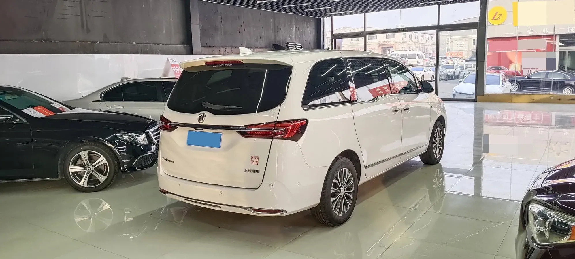 2021 Buick GL8 2.0T 237HP L4 9AT,autocango,china used car exporter,china ev exporter,chinese used car exporter,chinese used ev exporter
