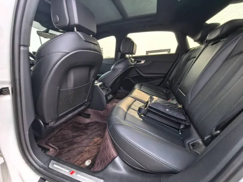 2024 Audi A4L 2.0T 190HP L4 7DCT,autocango,china used car exporter,china ev exporter,chinese used car exporter,chinese used ev exporter