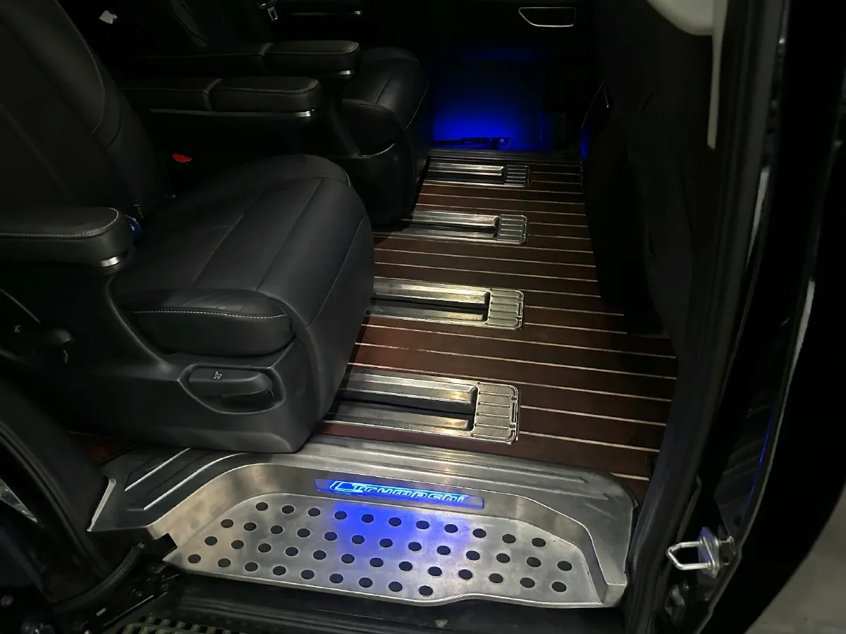 2021 GAC Trumpchi M8 2.0T 252HP L4 8AT,autocango,china used car exporter,china ev exporter,chinese used car exporter,chinese used ev exporter