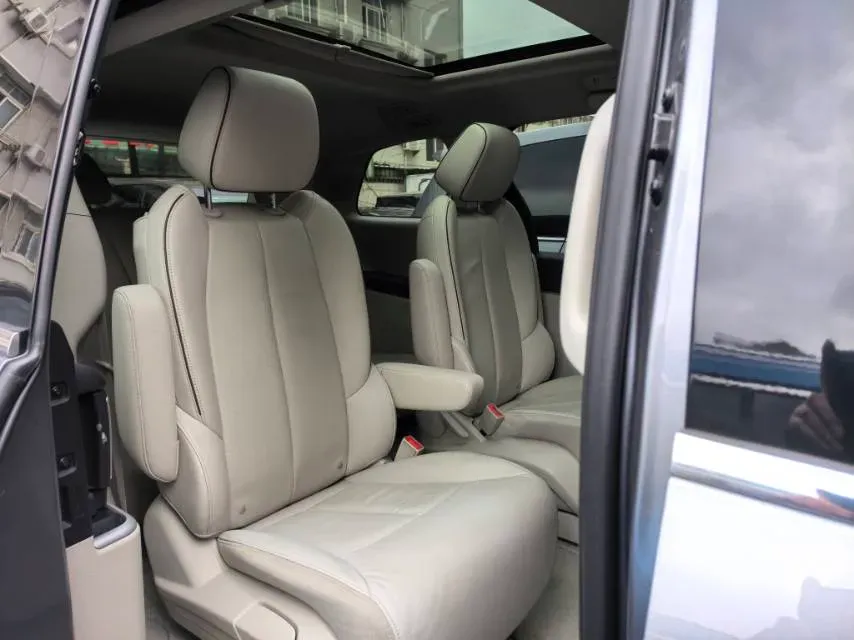 2021 Buick GL8 2.0T 237HP L4 9AT,autocango,china used car exporter,china ev exporter,chinese used car exporter,chinese used ev exporter