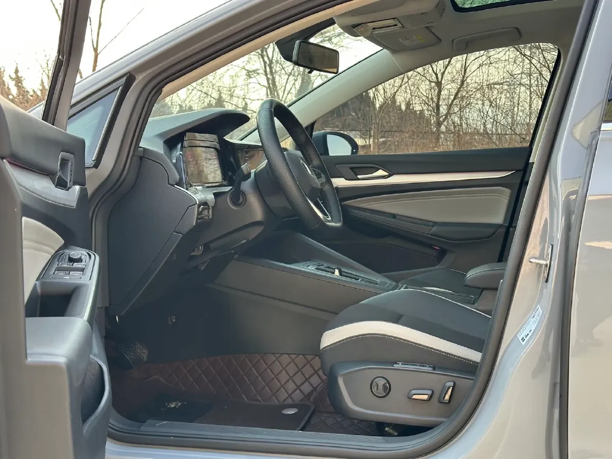 2023 Volkswagen Golf 1.4T 150HP L4 7DCT,autocango,china used car exporter,china ev exporter,chinese used car exporter,chinese used ev exporter