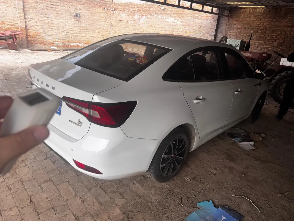 2020 Roewe i5 1.5L 120HP L4 CVT,autocango,china used car exporter,china ev exporter,chinese used car exporter,chinese used ev exporter