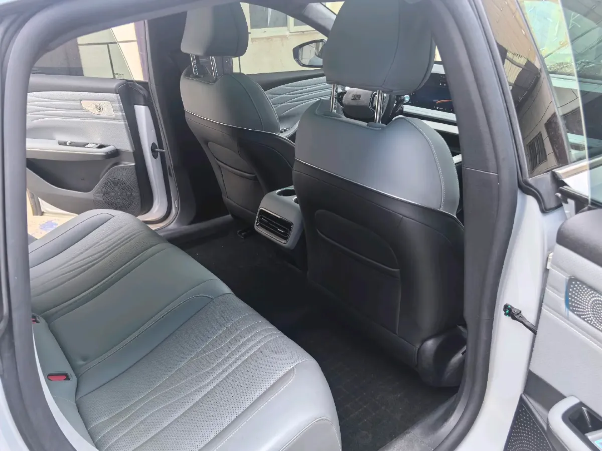 2024 Geely Galaxy E8 BEV 62KWH,autocango,china used car exporter,china ev exporter,chinese used car exporter,chinese used ev exporter