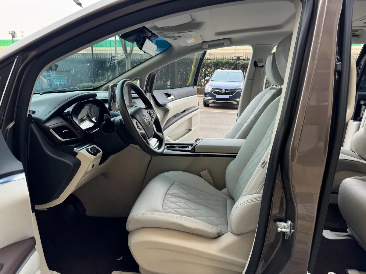 2021 Buick GL8 2.0T 237HP L4 9AT,autocango,china used car exporter,china ev exporter,chinese used car exporter,chinese used ev exporter
