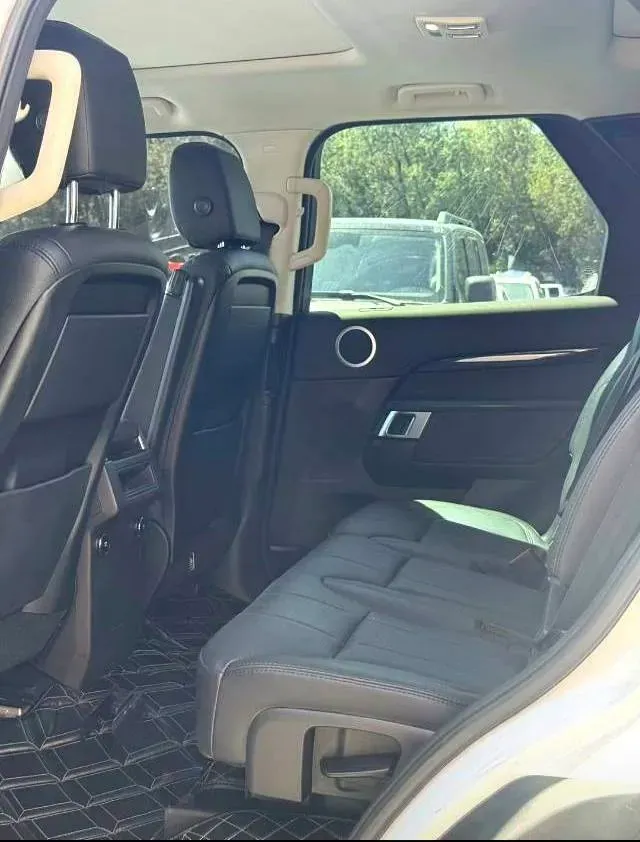 2019 Land Rover Discovery 2.0T 300HP L4 8AT,autocango,china used car exporter,china ev exporter,chinese used car exporter,chinese used ev exporter