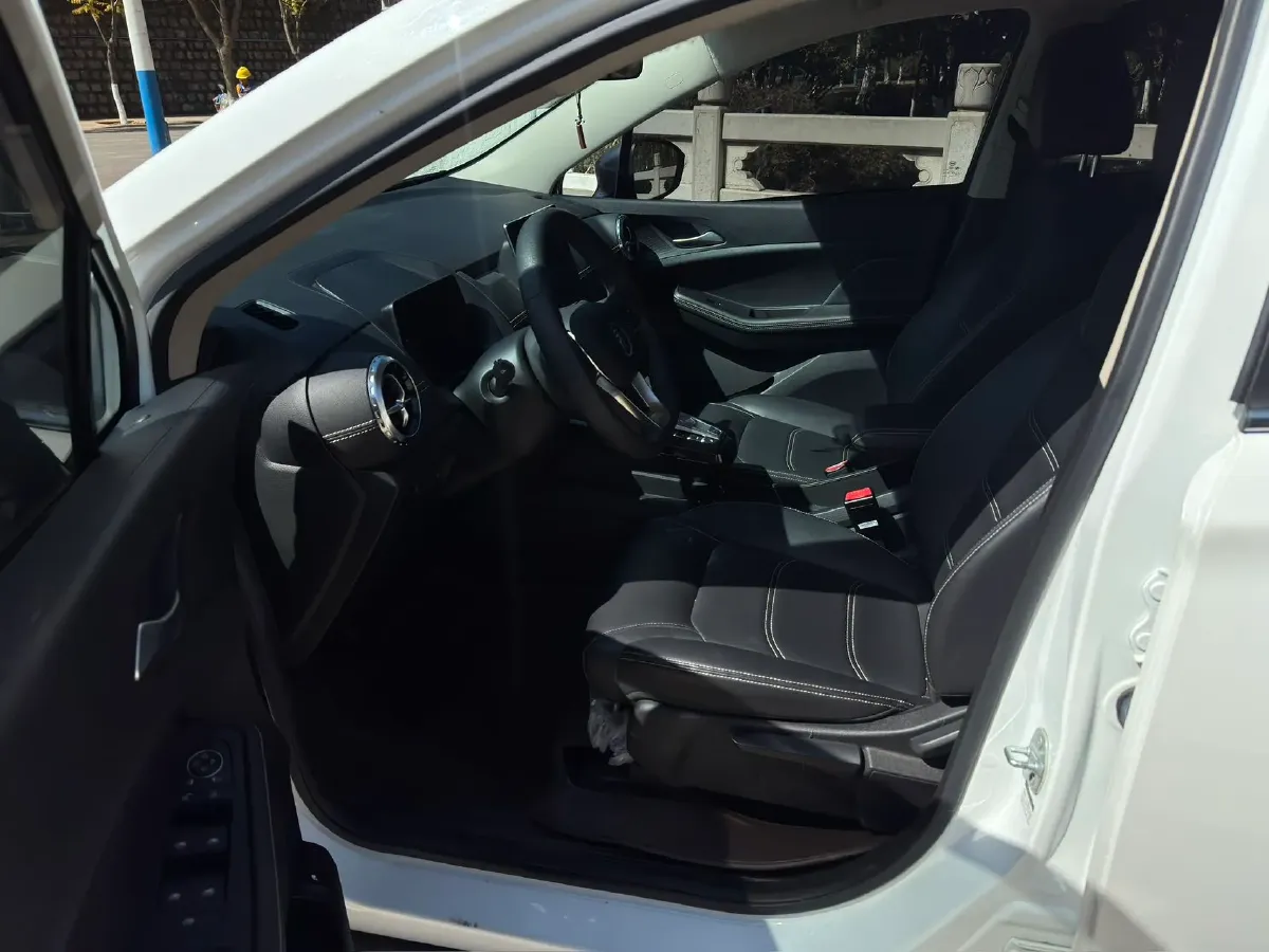 2020 Land Rover Discovery Sport 2.0T 249HP L4 9AT,autocango,china used car exporter,china ev exporter,chinese used car exporter,chinese used ev exporter