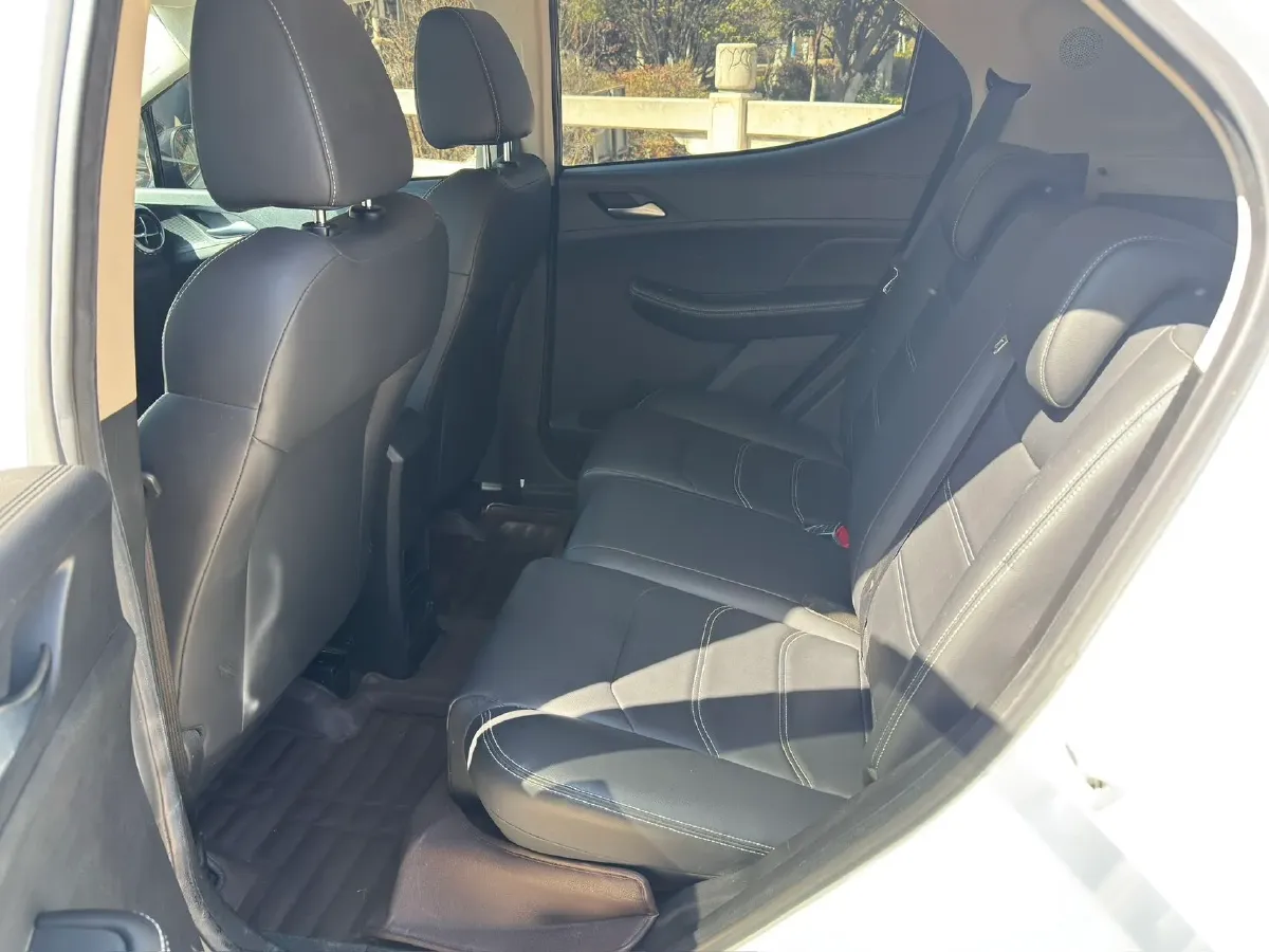 2020 Land Rover Discovery Sport 2.0T 249HP L4 9AT,autocango,china used car exporter,china ev exporter,chinese used car exporter,chinese used ev exporter