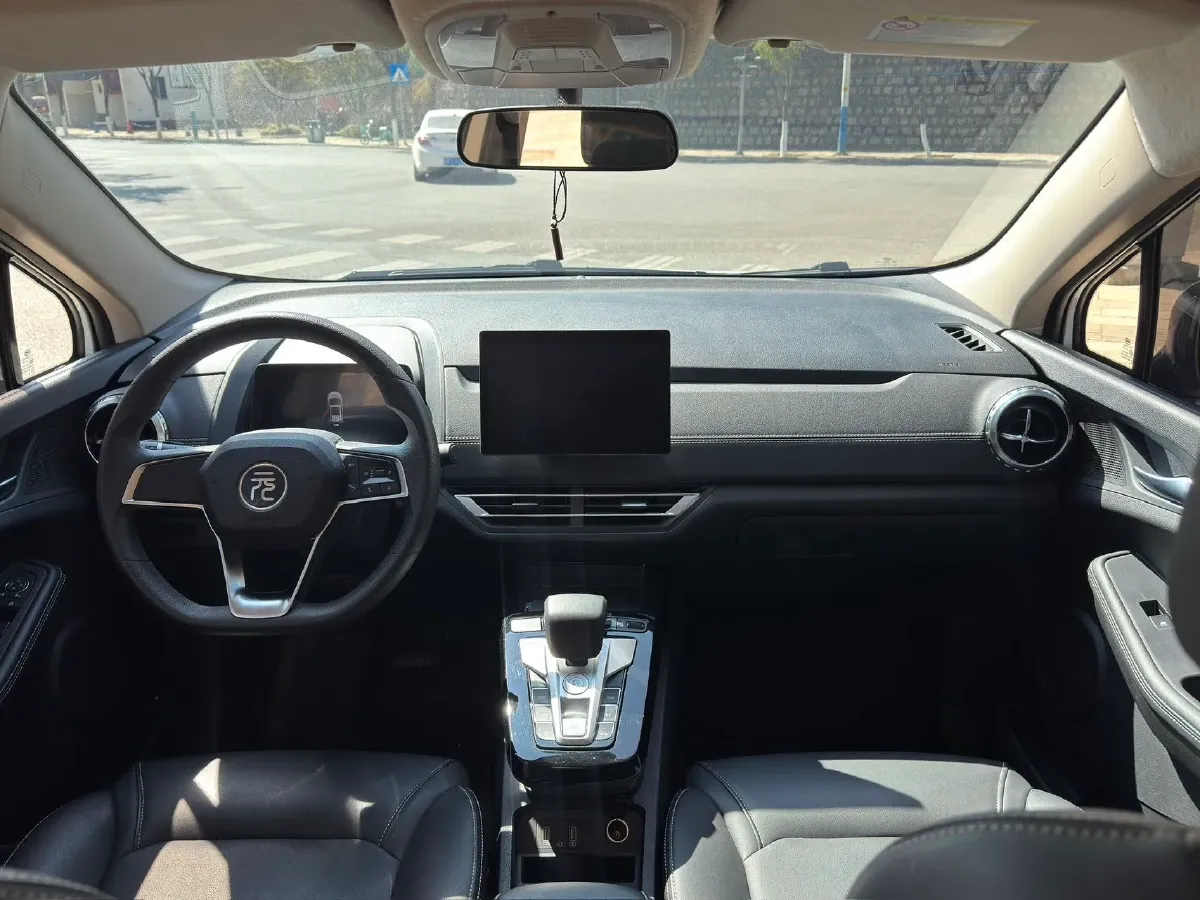 2020 Land Rover Discovery Sport 2.0T 249HP L4 9AT,autocango,china used car exporter,china ev exporter,chinese used car exporter,chinese used ev exporter