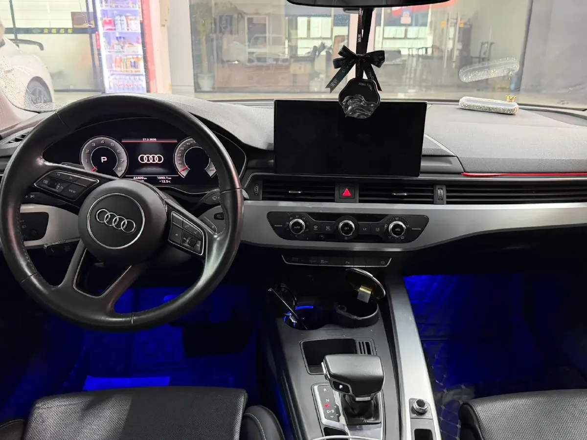 2020 Audi A4L 2.0T 190HP L4 7DCT,autocango,china used car exporter,china ev exporter,chinese used car exporter,chinese used ev exporter