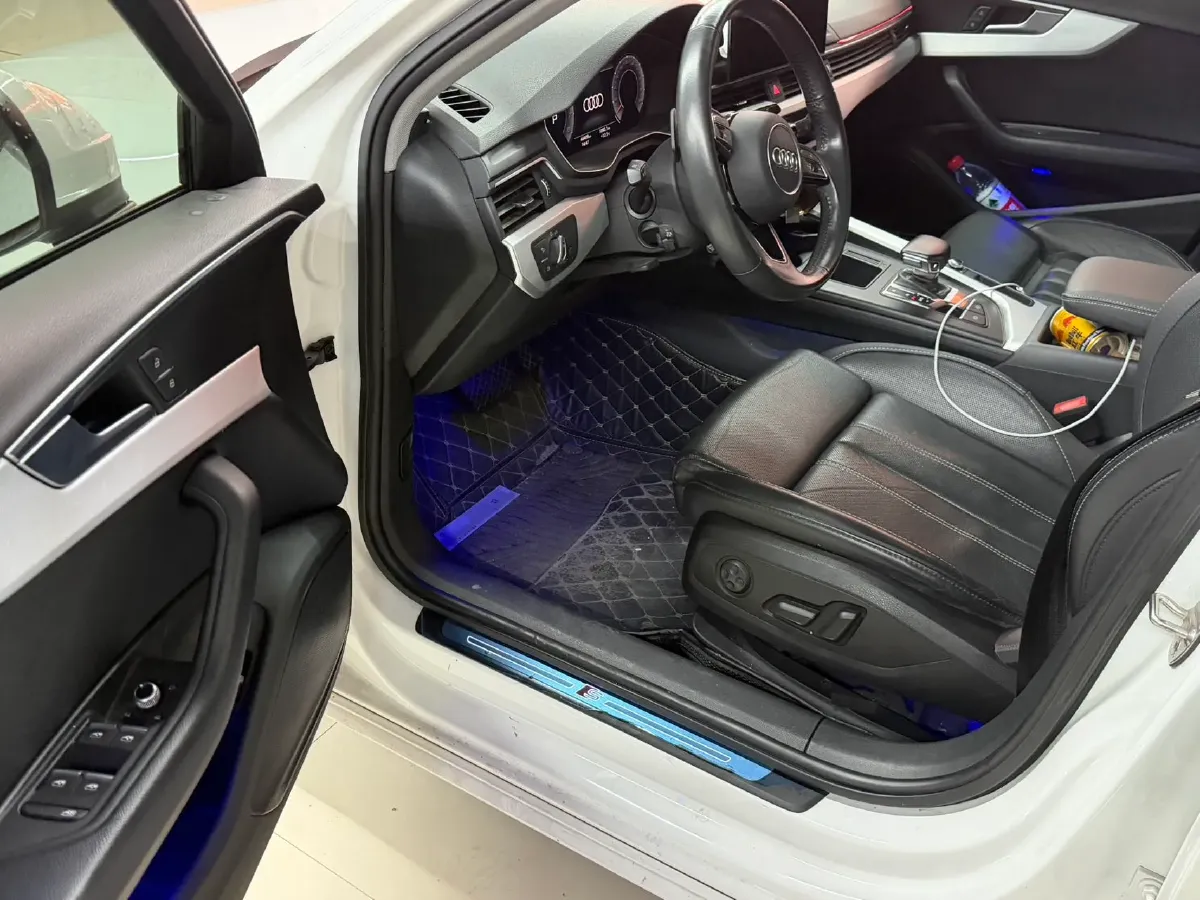 2020 Audi A4L 2.0T 190HP L4 7DCT,autocango,china used car exporter,china ev exporter,chinese used car exporter,chinese used ev exporter