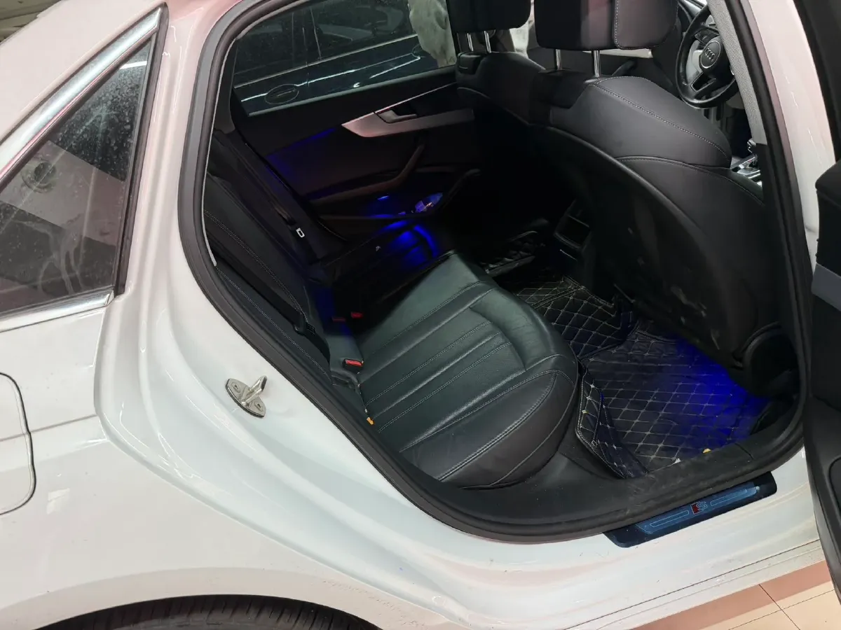 2020 Audi A4L 2.0T 190HP L4 7DCT,autocango,china used car exporter,china ev exporter,chinese used car exporter,chinese used ev exporter