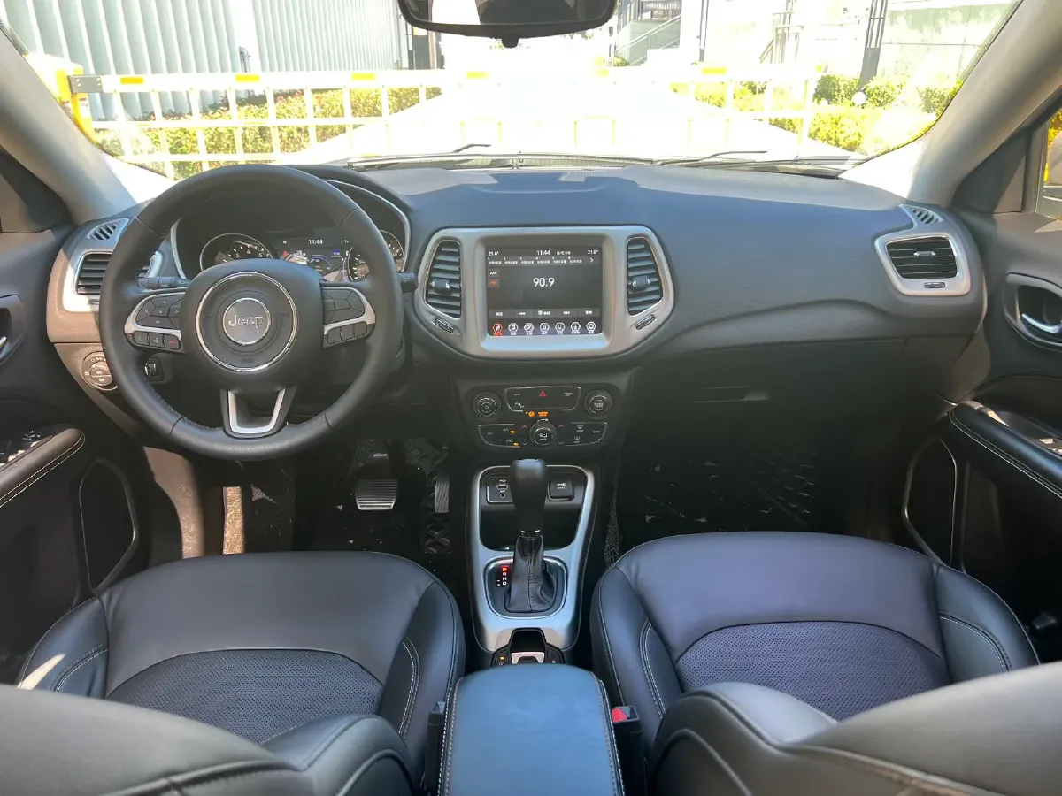 2017 Jeep Compass 1.4T 165HP L4 7DCT,autocango,china used car exporter,china ev exporter,chinese used car exporter,chinese used ev exporter