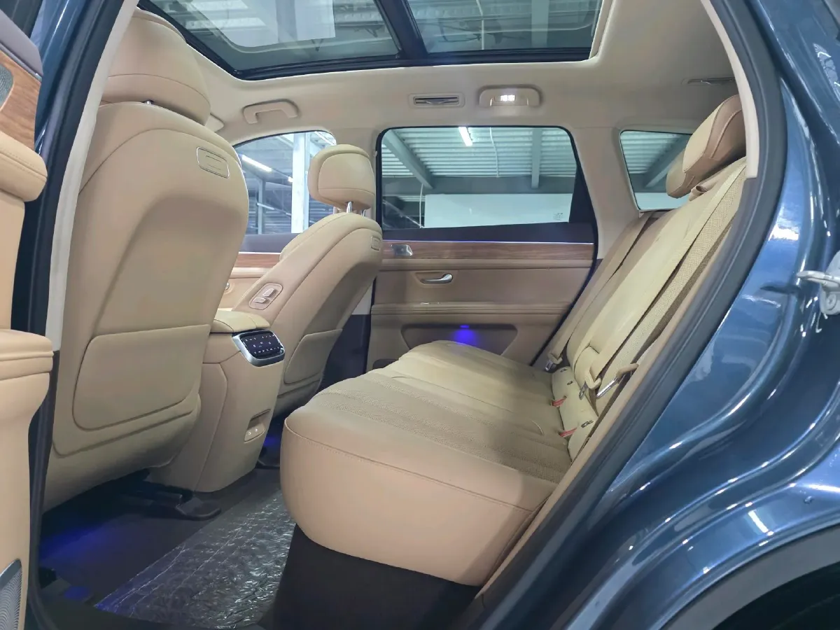 2024 AITO AITO M7 1.5T 152HP L4 REEV 42KWH,autocango,china used car exporter,china ev exporter,chinese used car exporter,chinese used ev exporter