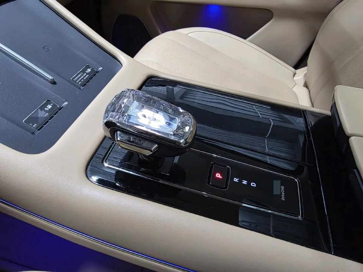 2024 AITO AITO M7 1.5T 152HP L4 REEV 42KWH,autocango,china used car exporter,china ev exporter,chinese used car exporter,chinese used ev exporter