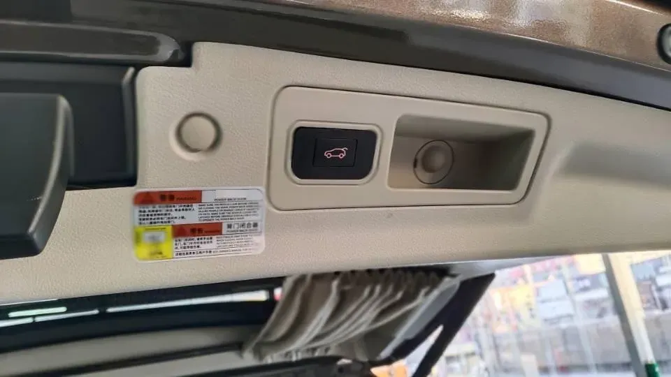 2021 Buick GL8 2.0T 237HP L4 9AT,autocango,china used car exporter,china ev exporter,chinese used car exporter,chinese used ev exporter