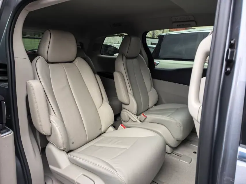 2021 Buick GL8 2.0T 237HP L4 9AT,autocango,china used car exporter,china ev exporter,chinese used car exporter,chinese used ev exporter