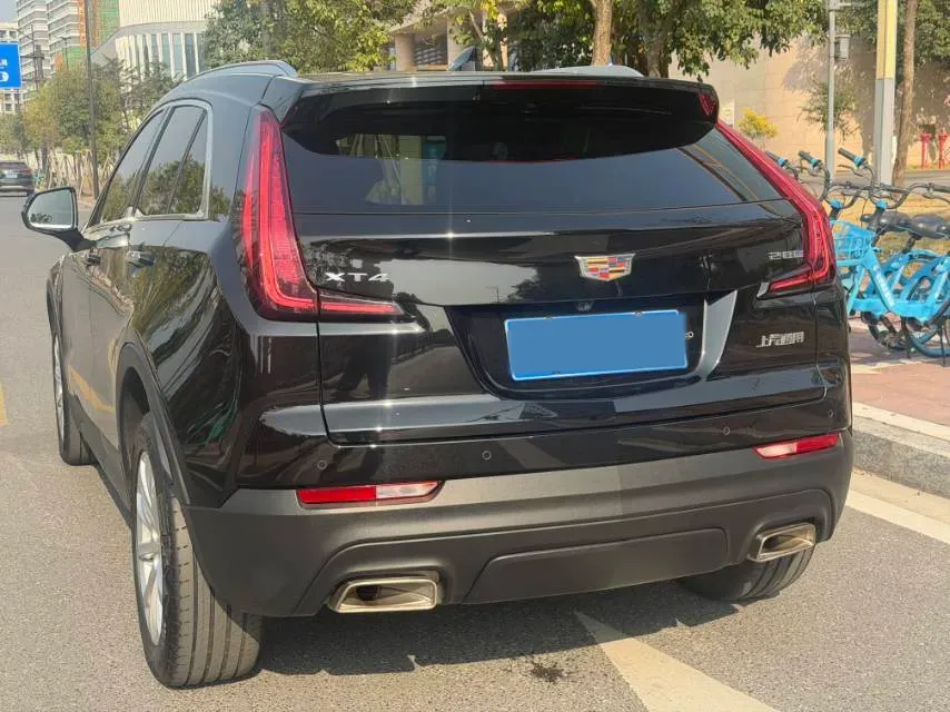 2022 Cadillac XT4 2.0T 237HP L4 9AT,autocango,china used car exporter,china ev exporter,chinese used car exporter,chinese used ev exporter