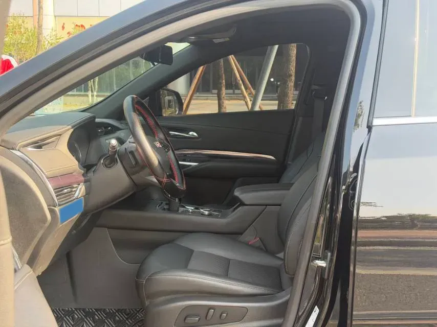 2022 Cadillac XT4 2.0T 237HP L4 9AT,autocango,china used car exporter,china ev exporter,chinese used car exporter,chinese used ev exporter