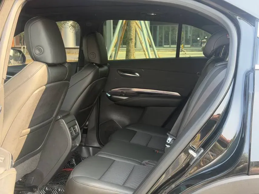 2022 Cadillac XT4 2.0T 237HP L4 9AT,autocango,china used car exporter,china ev exporter,chinese used car exporter,chinese used ev exporter