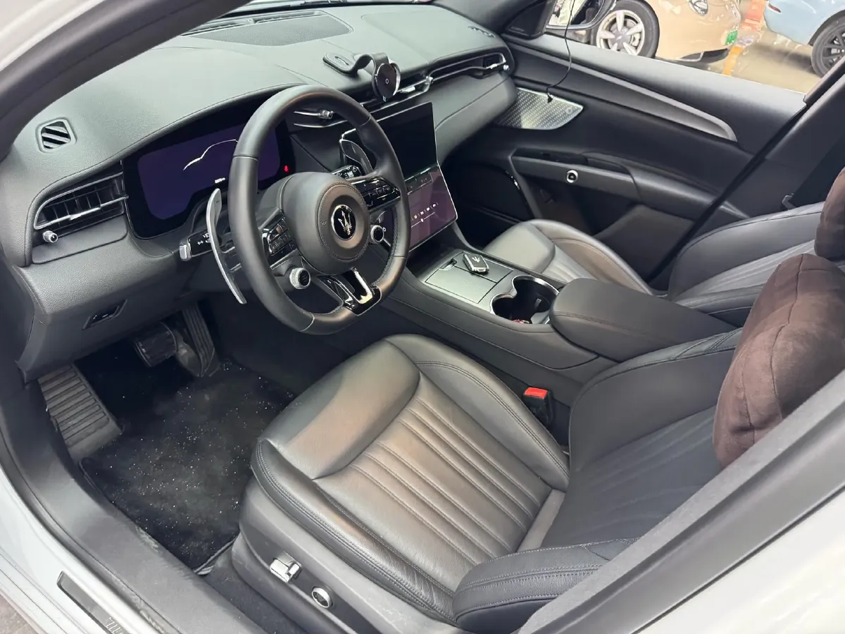 2023 Maserati Grecale 2.0T 300HP L4 8AT,autocango,china used car exporter,china ev exporter,chinese used car exporter,chinese used ev exporter