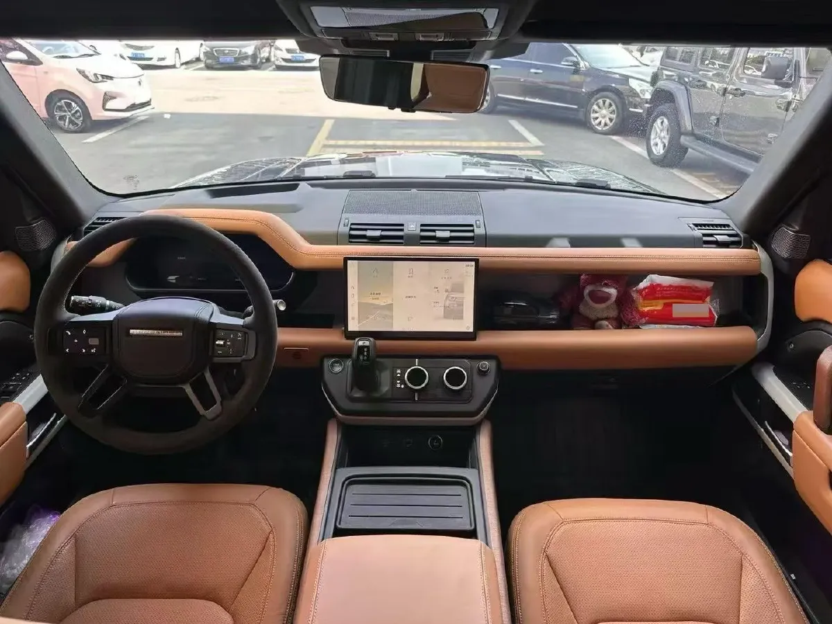 2024 Land Rover Defender 3.0T 400HP L6 8AT,autocango,china used car exporter,china ev exporter,chinese used car exporter,chinese used ev exporter