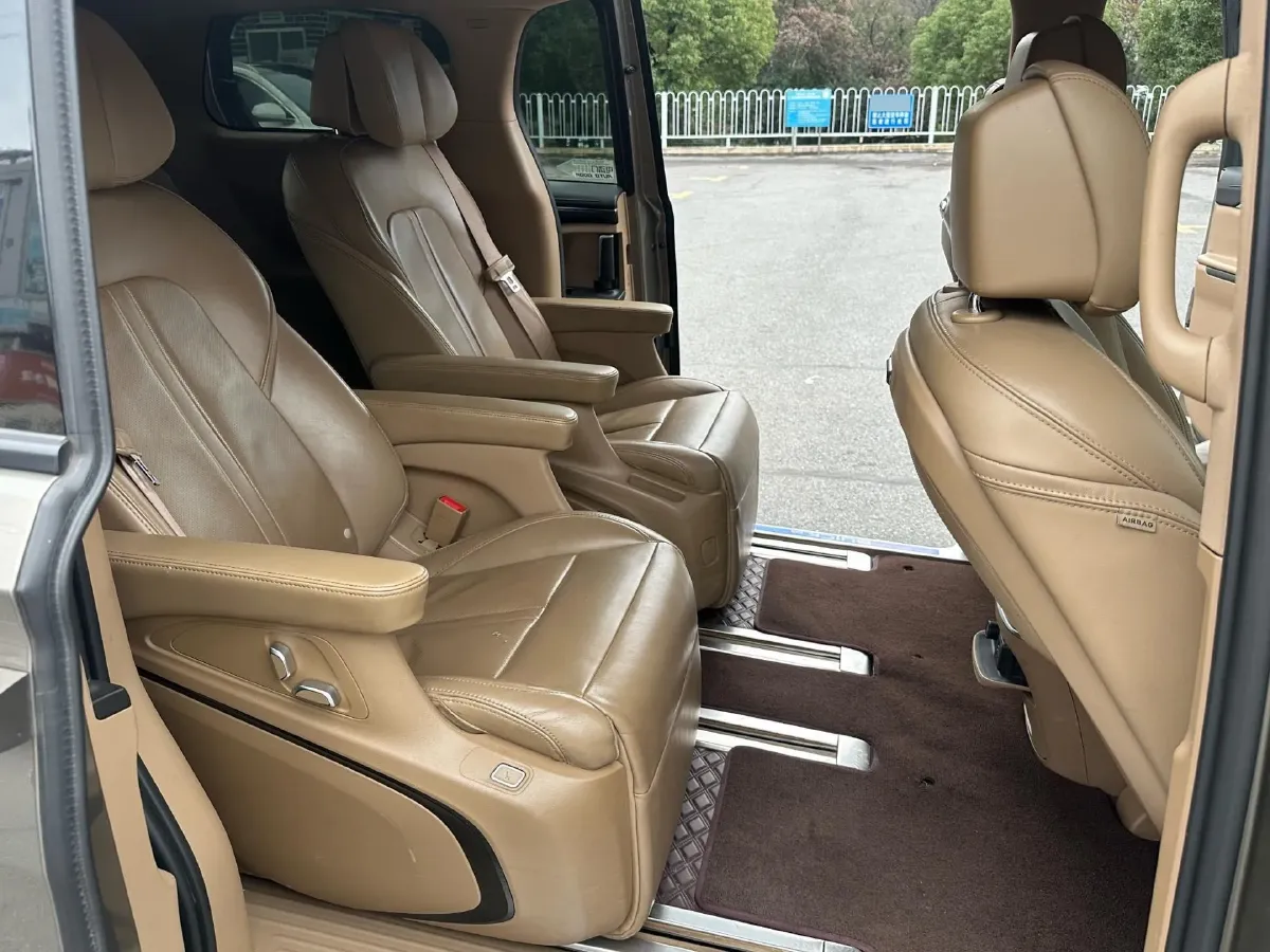 2020 Buick GL8 2.0T 237HP L4 9AT,autocango,china used car exporter,china ev exporter,chinese used car exporter,chinese used ev exporter