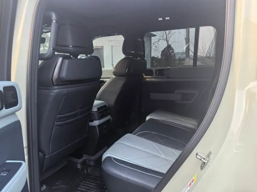 2023 FangChengBao Bao 5 1.5T 194HP L4 E-CVT PHEV 31.8KWH,autocango,china used car exporter,china ev exporter,chinese used car exporter,chinese used ev exporter