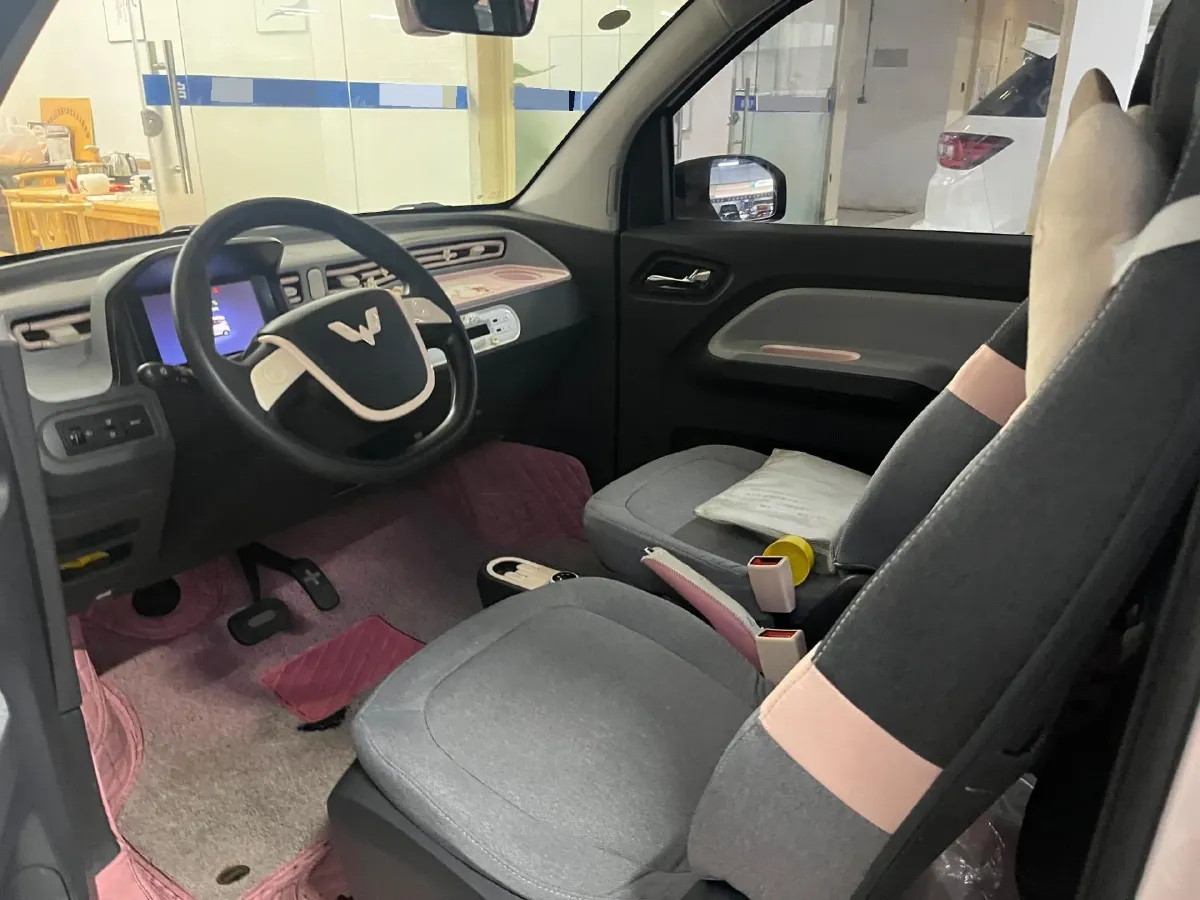 2021 WuLing HongGuang MINI EV BEV 13.9KWH,autocango,china used car exporter,china ev exporter,chinese used car exporter,chinese used ev exporter