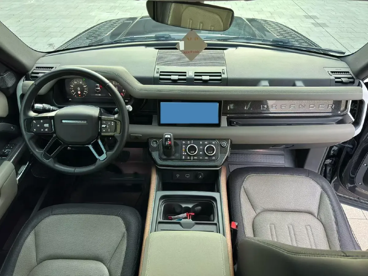 2021 Land Rover Defender 3.0T 400HP L6 8AT,autocango,china used car exporter,china ev exporter,chinese used car exporter,chinese used ev exporter