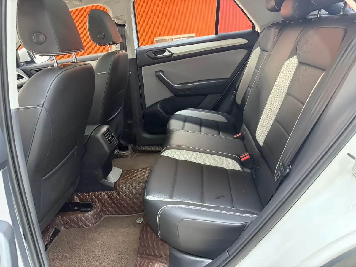 2023 Volkswagen T-Roc 1.4T 150HP L4 7DCT,autocango,china used car exporter,china ev exporter,chinese used car exporter,chinese used ev exporter