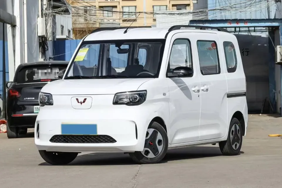 2025 WuLing HongGuang MINI EV BEV 16.2KWH,autocango,china used car exporter,china ev exporter,chinese used car exporter,chinese used ev exporter
