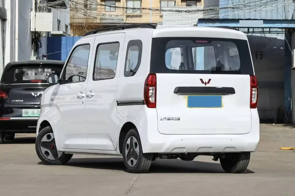 2025 WuLing HongGuang MINI EV BEV 16.2KWH,autocango,china used car exporter,china ev exporter,chinese used car exporter,chinese used ev exporter