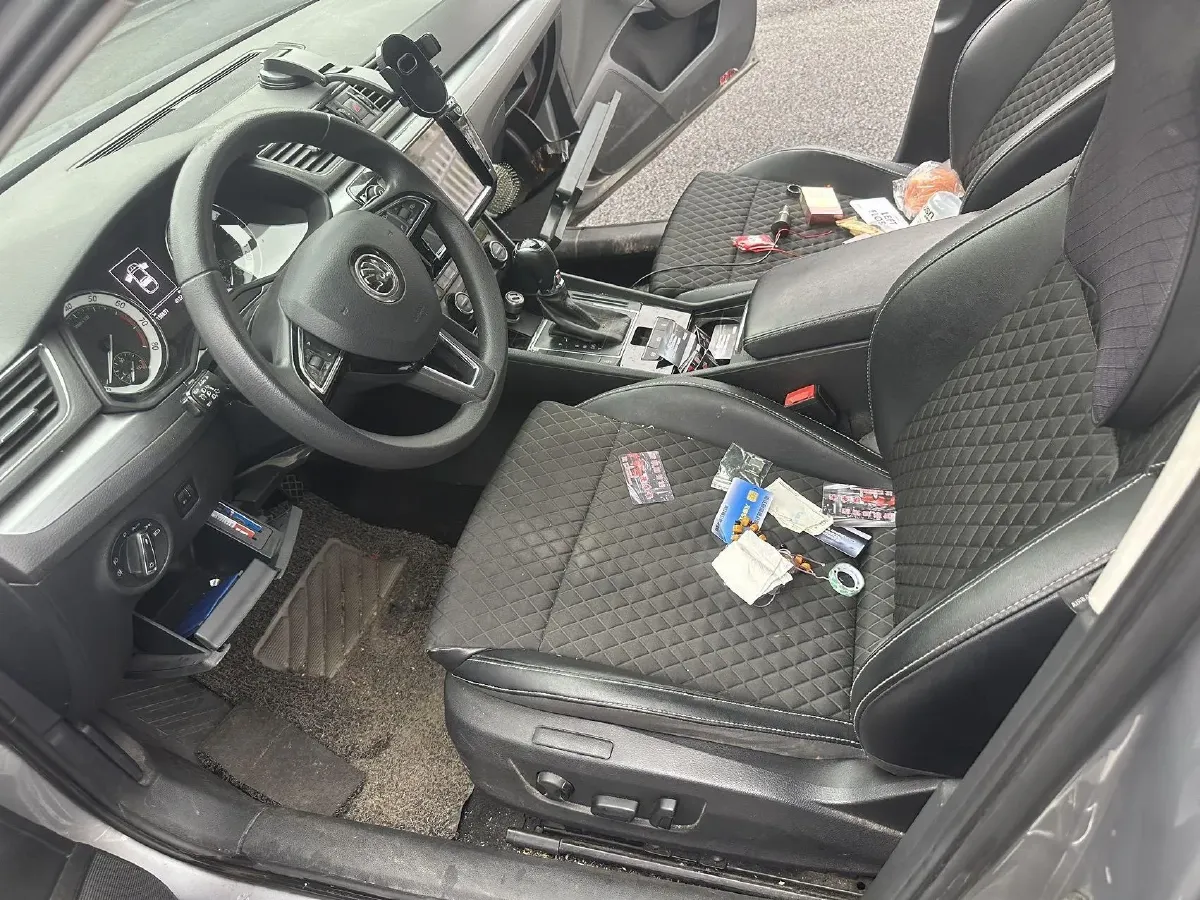 2018 Skoda Superb 1.8T 180HP L4 7DCT,autocango,china used car exporter,china ev exporter,chinese used car exporter,chinese used ev exporter