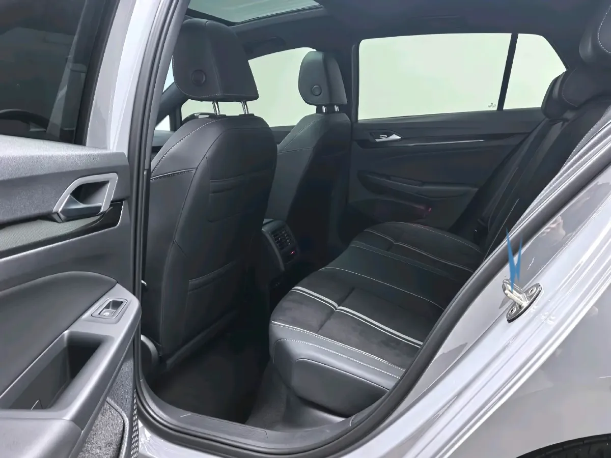 2023 Volkswagen Golf 1.4T 150HP L4 7DCT,autocango,china used car exporter,china ev exporter,chinese used car exporter,chinese used ev exporter