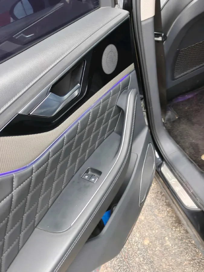 2019 HongQi HS5 2.0T 224HP L4 6AT,autocango,china used car exporter,china ev exporter,chinese used car exporter,chinese used ev exporter