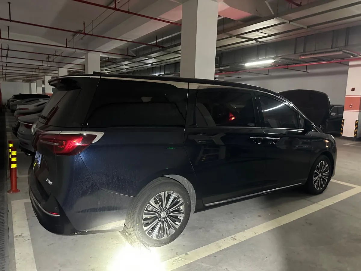 2023 Buick GL8 2.0T 237HP L4 9AT,autocango,china used car exporter,china ev exporter,chinese used car exporter,chinese used ev exporter