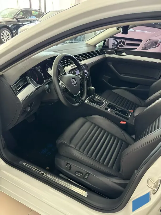 2018 Volkswagen Magotan 1.8T 180HP L4 7DCT,autocango,china used car exporter,china ev exporter,chinese used car exporter,chinese used ev exporter